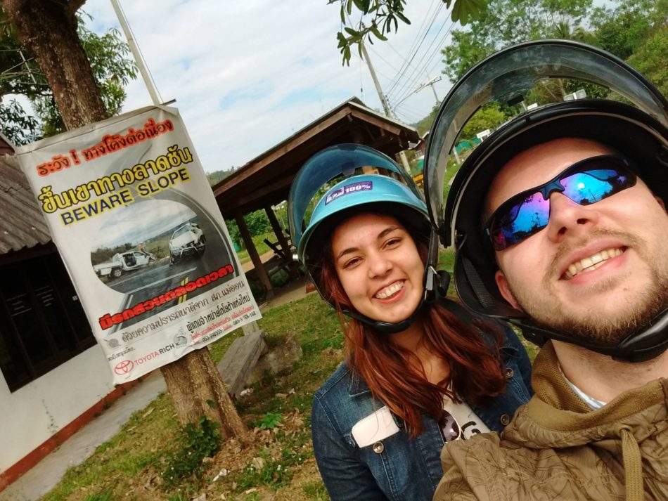 op de scooter in thailand